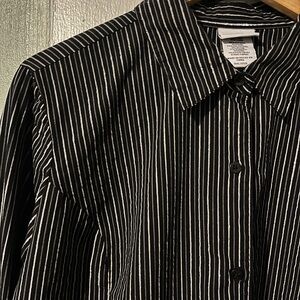 [Jaclyn Smith] Black and White Striped Women’s Shirt